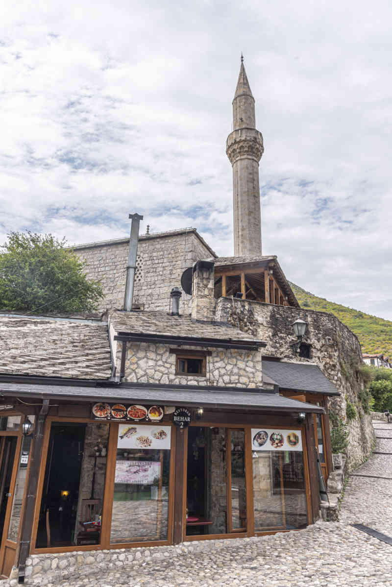 Bosnia y Herzegovina - Mostar 38 - mezquita de Nezir-Aga